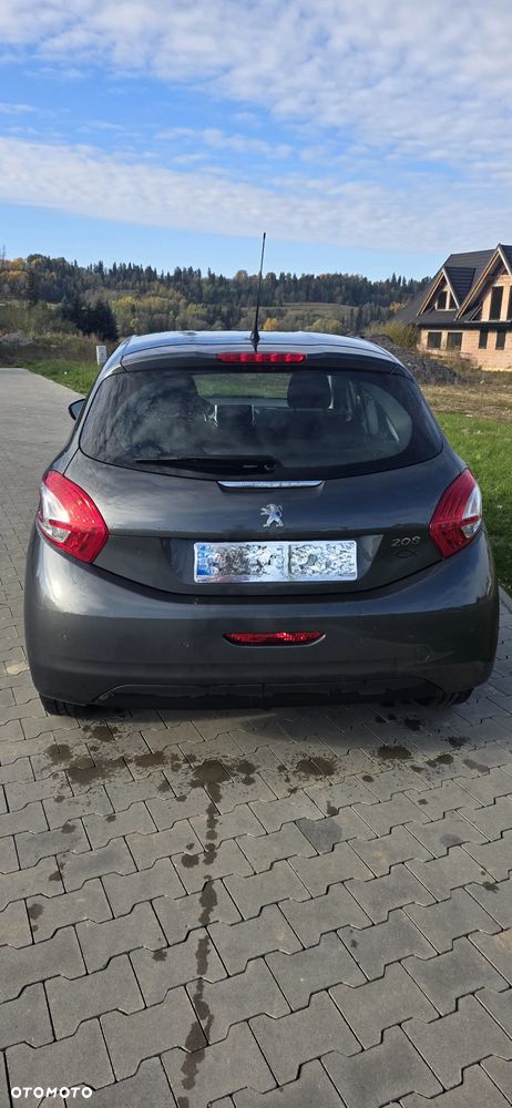 Peugeot 208 - 4