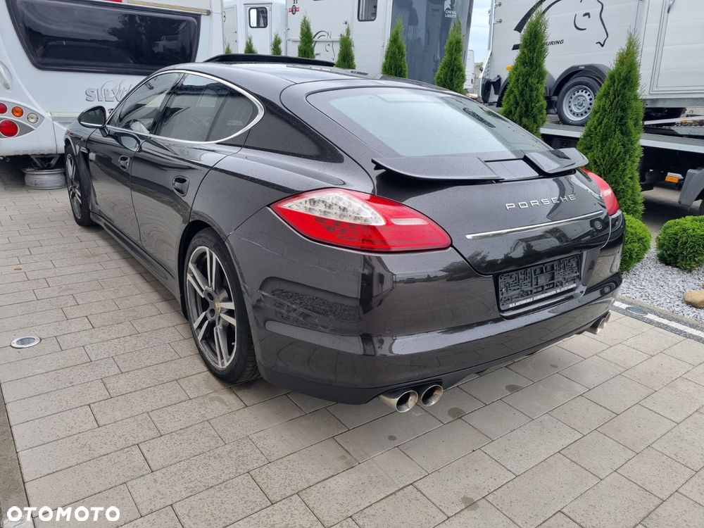 Porsche Panamera 4S - 4