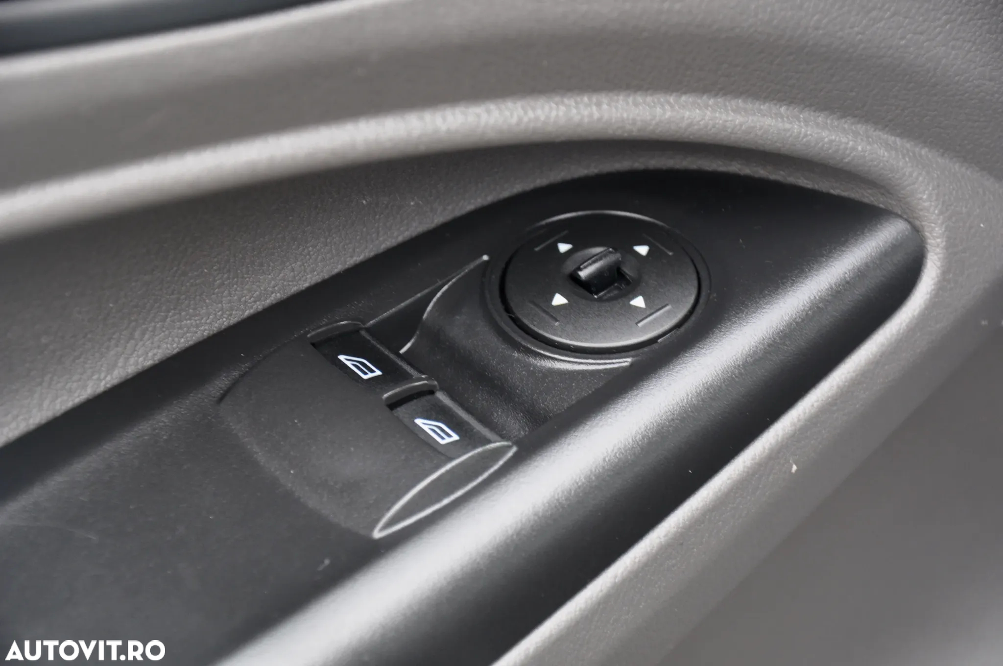 Ford Transit Connect L2H1 5 Locuri - 19