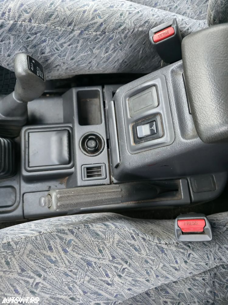 Mitsubishi Pajero Sport 2.5 TD+ Instyle - 12