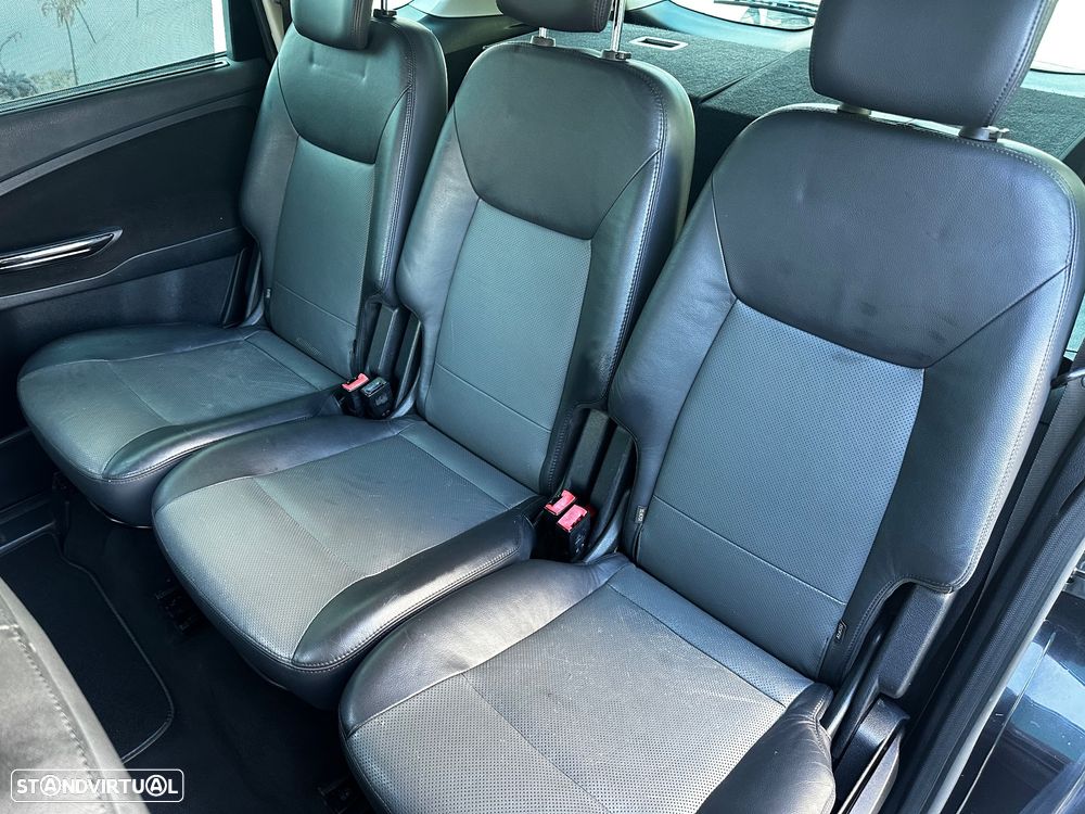Ford S-Max 2.0 TDCi Titanium 7L - 17