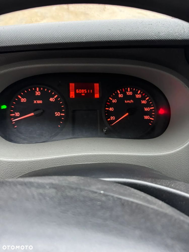 Nissan Interstar - 8