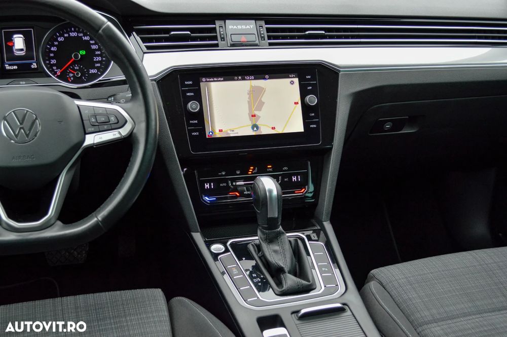Volkswagen Passat 2.0 TDI SCR DSG Comfortline - 25