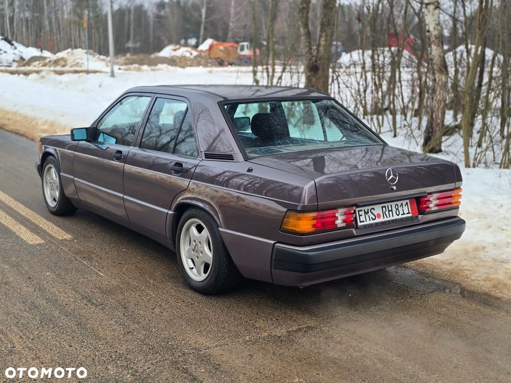 Mercedes-Benz W201 (190) - 16