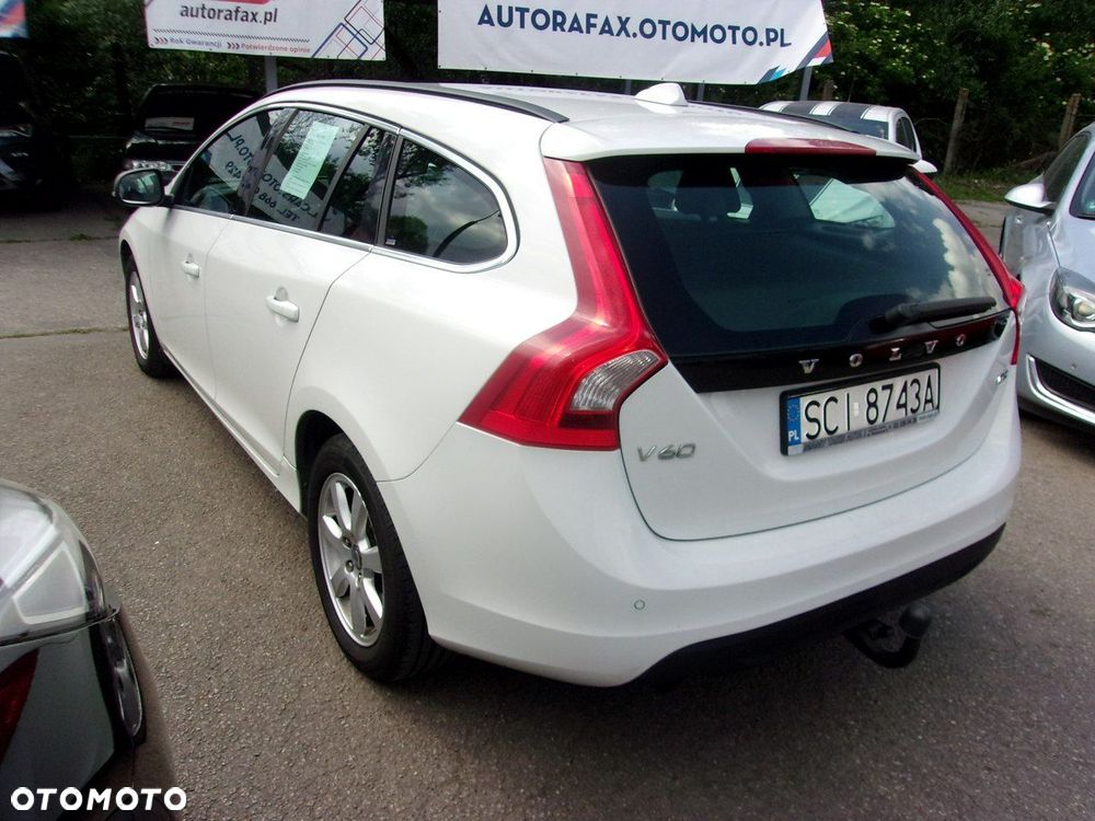 Volvo V60 D3 Momentum - 9