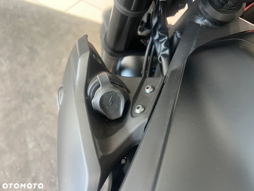 Yamaha MT - 12