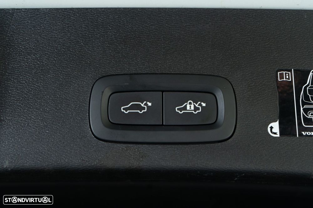 Volvo XC 40 1.5 T4 PHEV Essential - 19