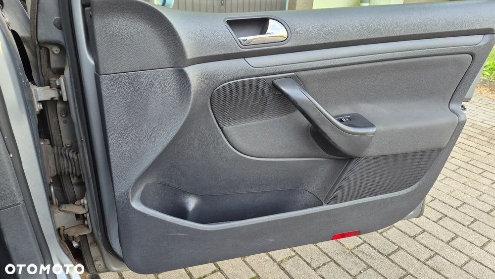 Volkswagen Golf 1.9 TDI Comfortline - 26