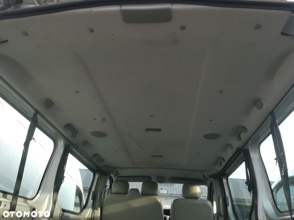 lampka podsufitki passenger trafic vivaro - 2