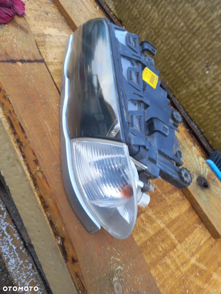 BMW 3 E46 LAMPA PRZEDNIA LEWA HELLA - 5