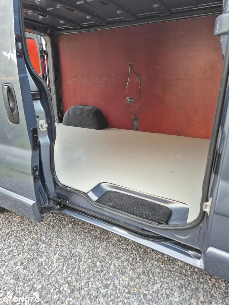 Opel Vivaro - 12