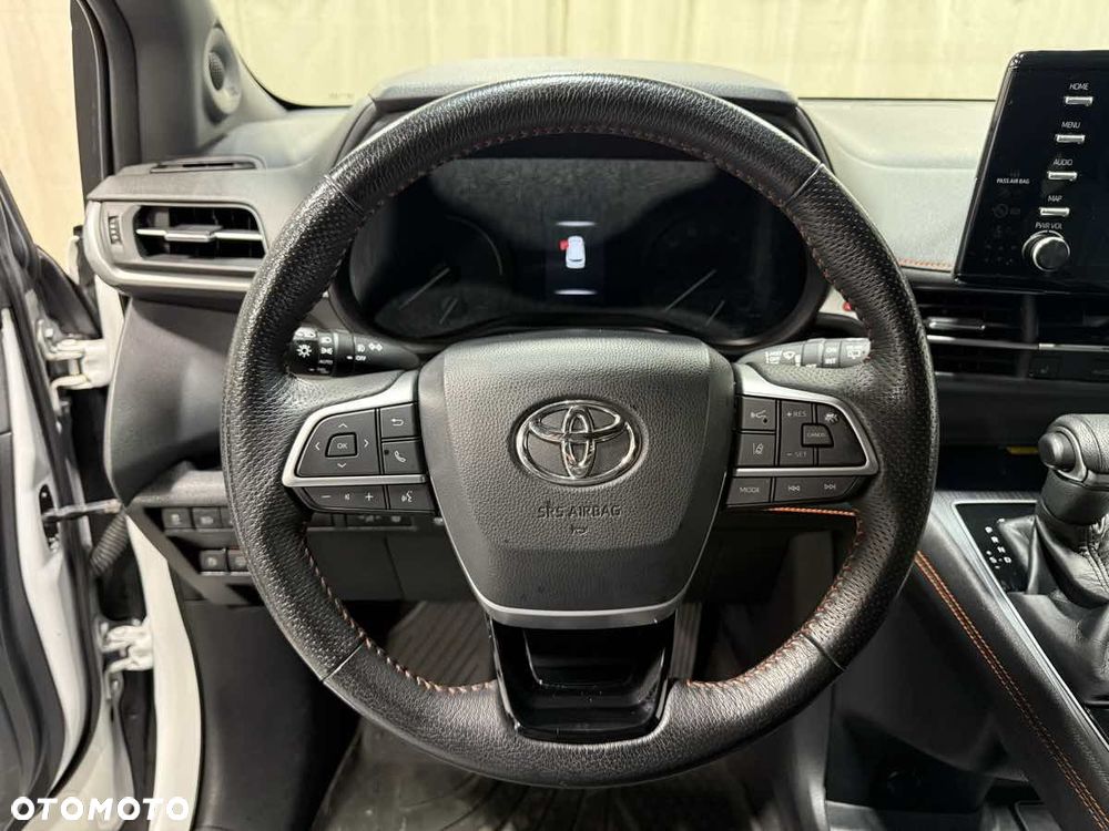 Toyota Sienna - 10