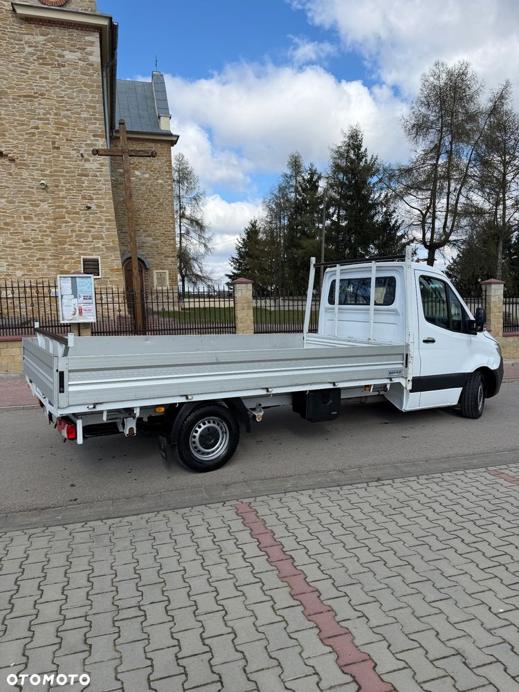 Mercedes-Benz Sprinter - 13