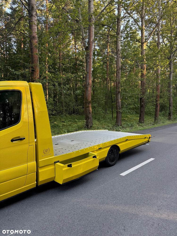 Mercedes-Benz Sprinter - 4