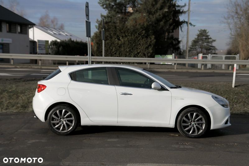 Alfa Romeo Giulietta 2.0 JTDM 16V - 5