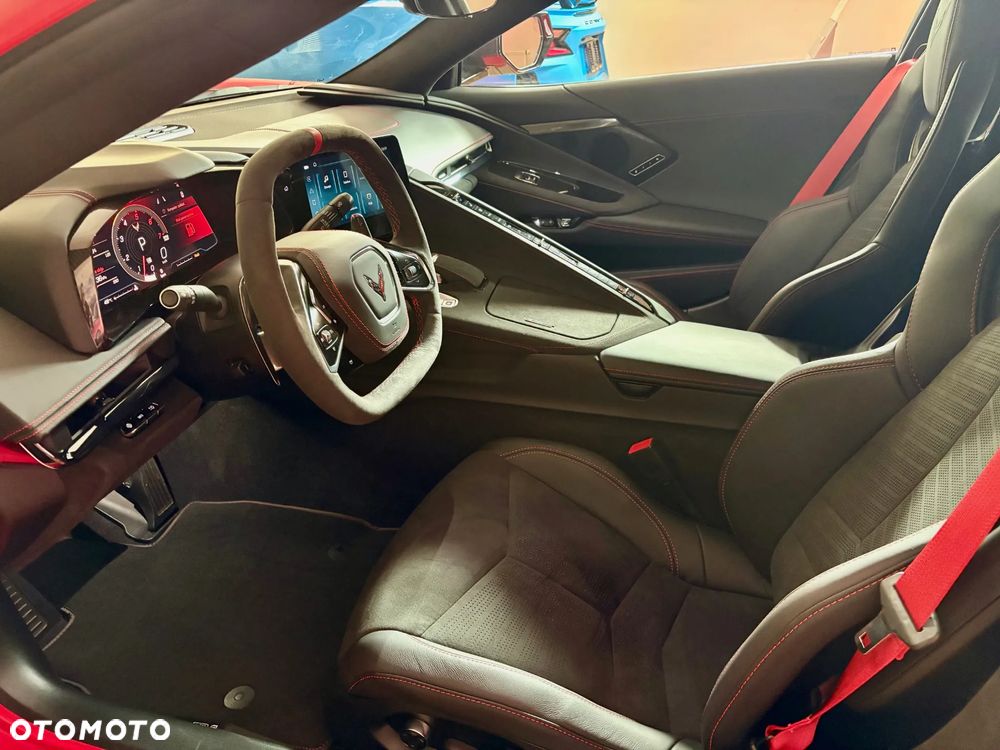 Chevrolet Corvette - 16