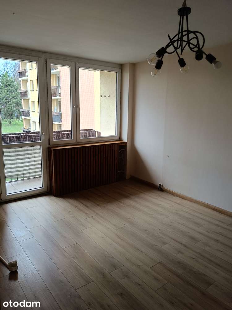 Mieszkanie M3 na os. Liburnia – 44 m², do remontu, cena do negocjacji.