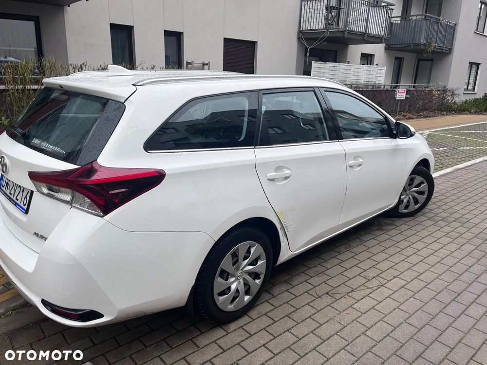 Toyota Auris 1.6 Premium - 3