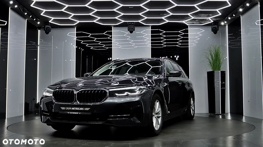 BMW Seria 5 530d Touring Luxury Line - 2