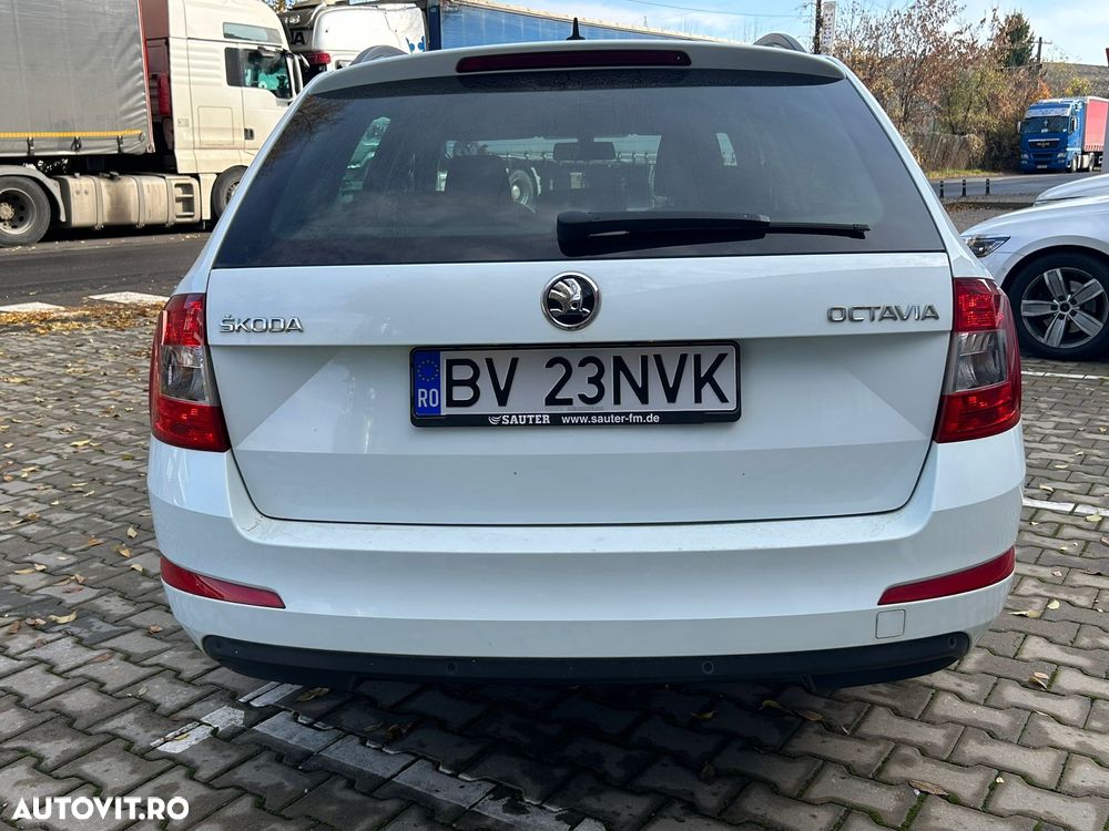 Skoda Octavia 2.0 TDI DSG Style - 4