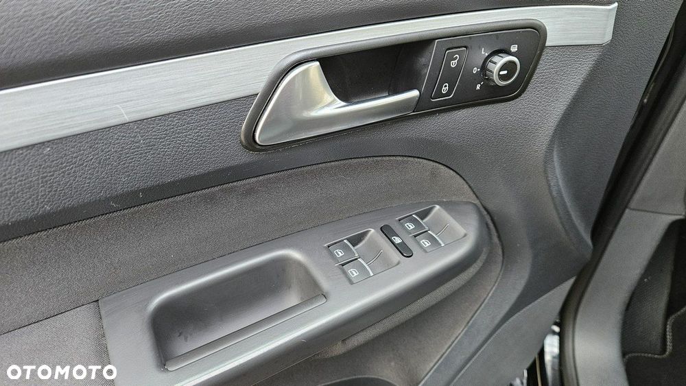 Volkswagen Touran 1.6 TDI DPF DSG Cup - 21