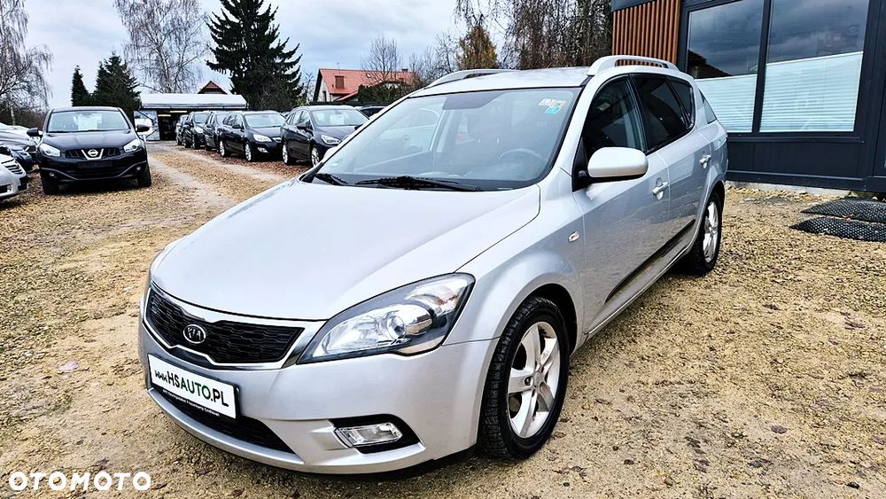 Kia Ceed 1.4 CVVT Dream-Team Edition - 2