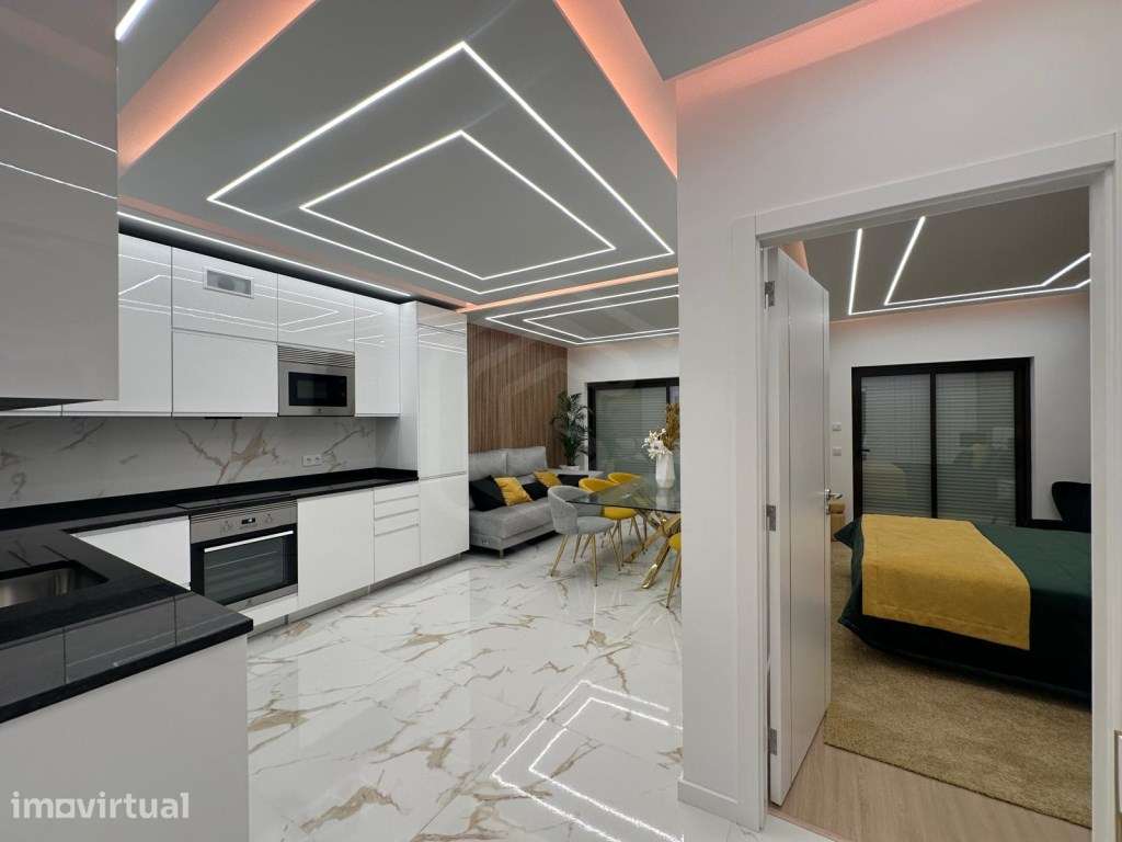 Apartamento T3 na primeira linha de praia em Quarteira, Algarve - Grande imagem: 2/23