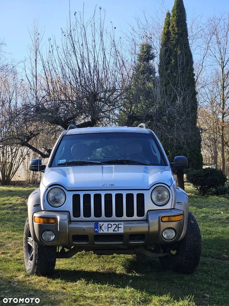 Jeep Liberty - 2