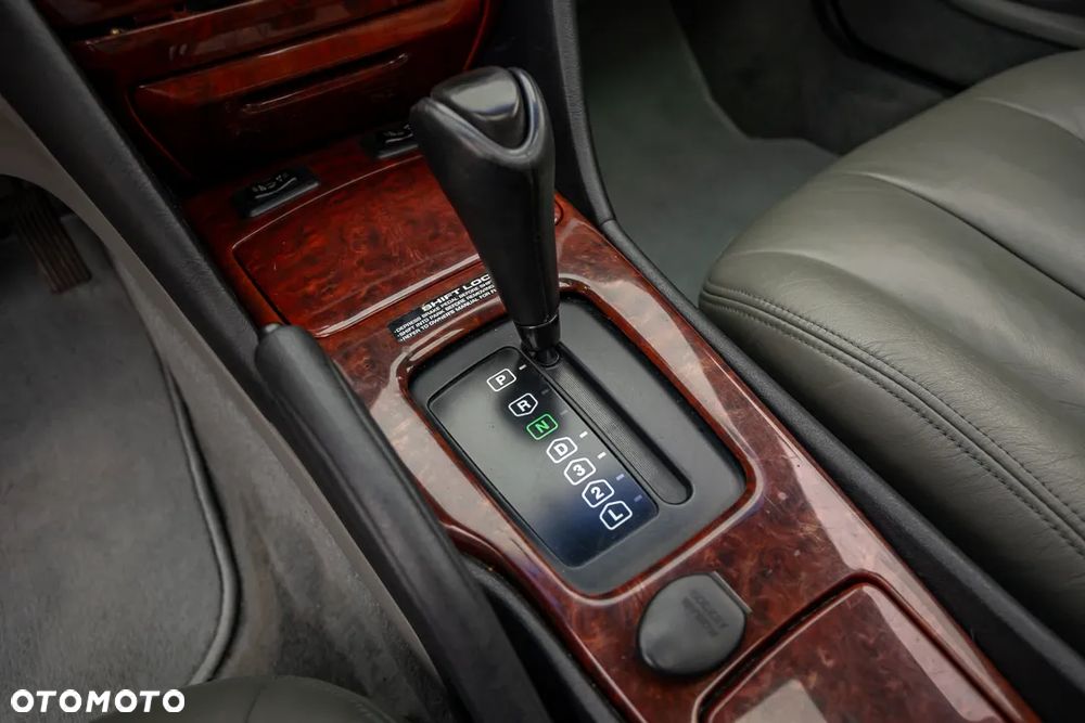 Mitsubishi Diamante - 31