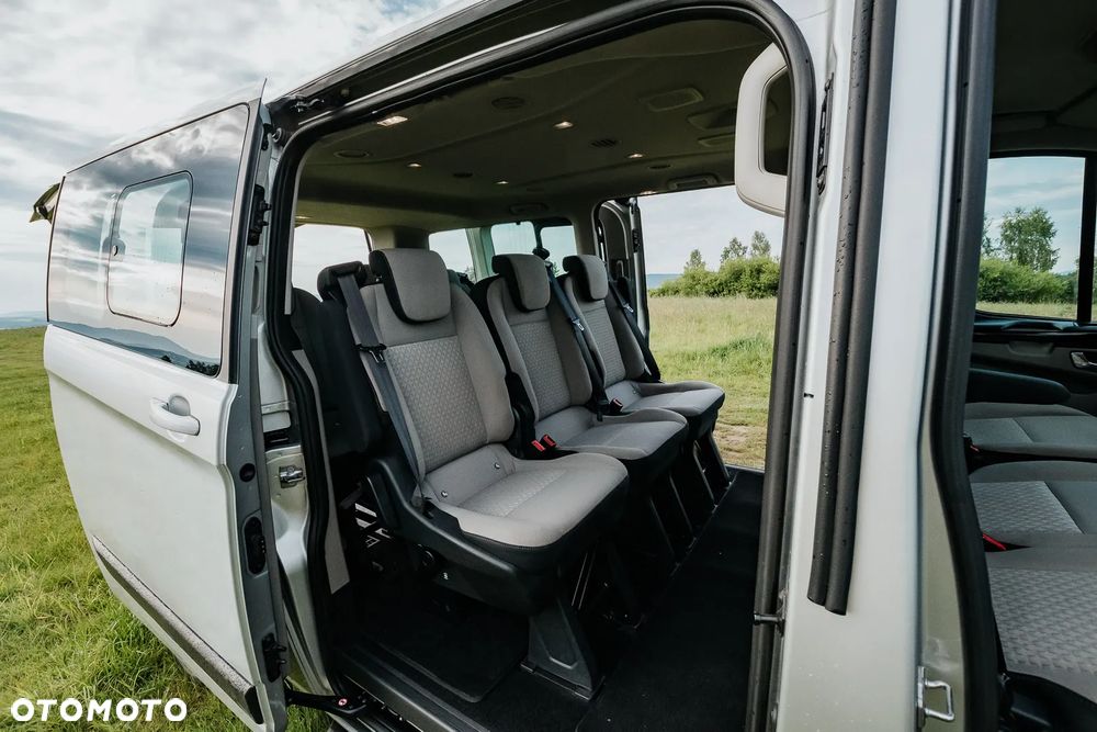 Ford Tourneo Custom 2.0 EcoBlue L2 Shuttle Bus Titanium - 12
