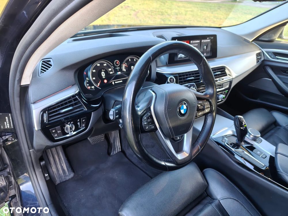 BMW Seria 5 525d - 17