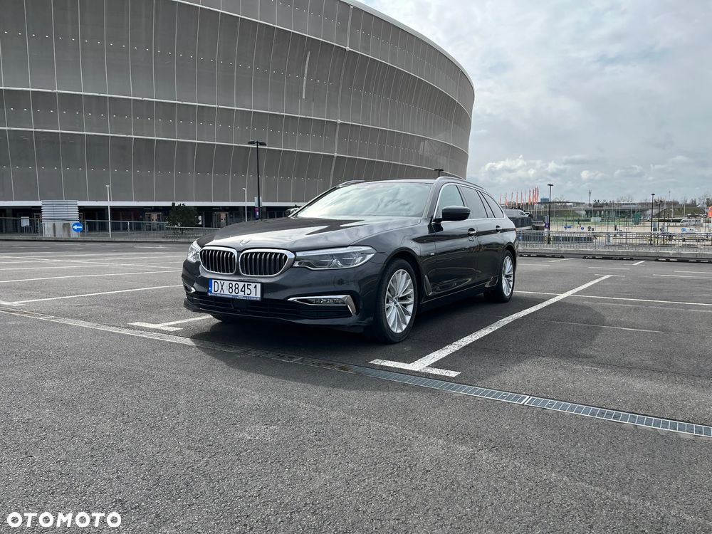 BMW Seria 5 520i Luxury Line - 9