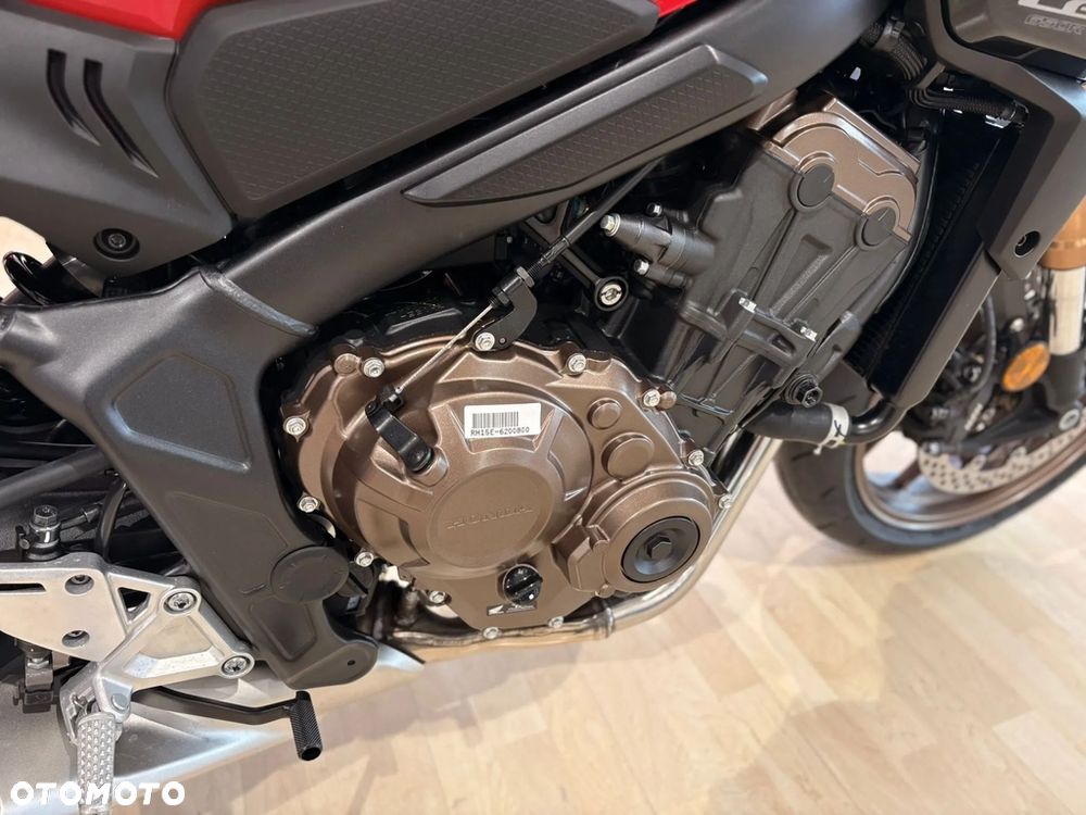 Honda CB - 12