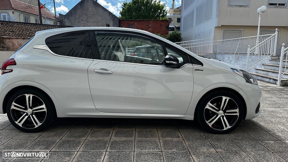 Peugeot 208 1.2 PureTech GT Line - 5