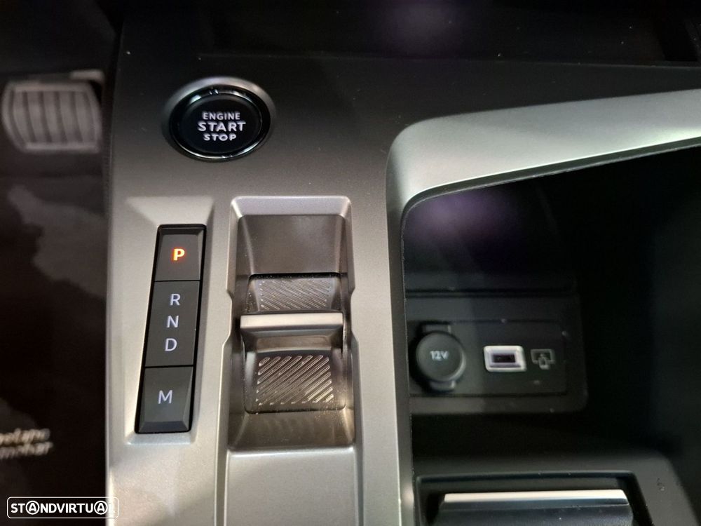 Peugeot 408 1.2 Hybrid Allure e-DCS6 - 19