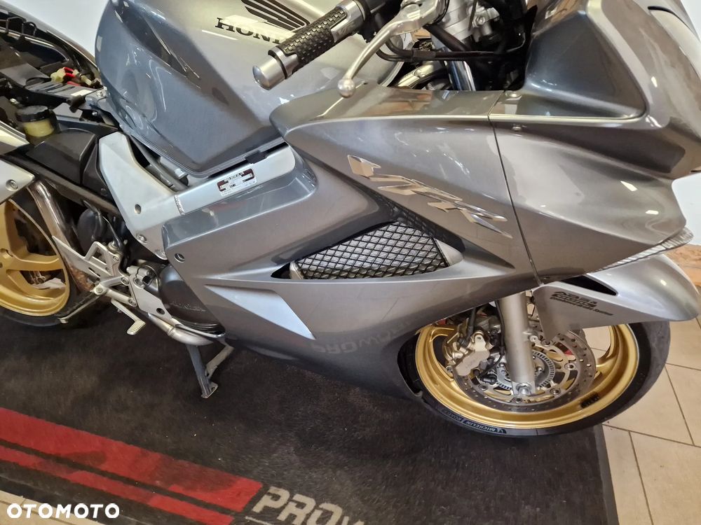 Honda VFR - 37