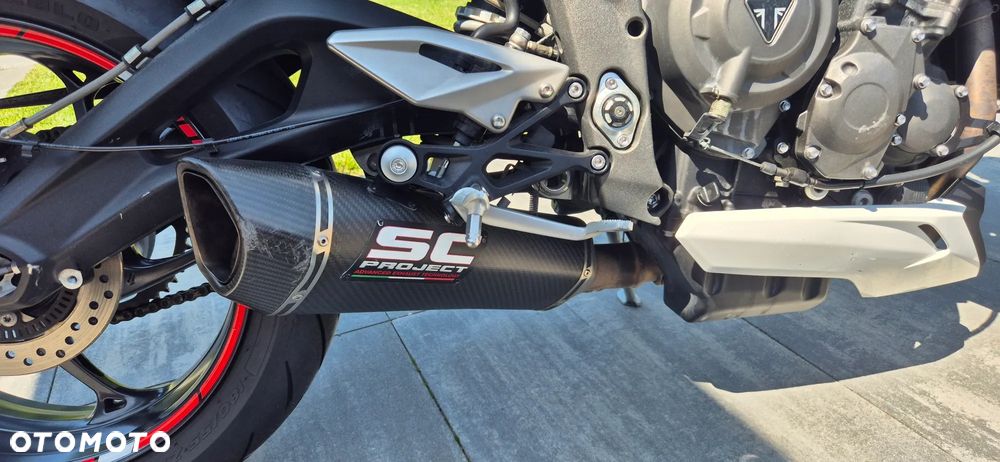 Triumph Street Triple - 10