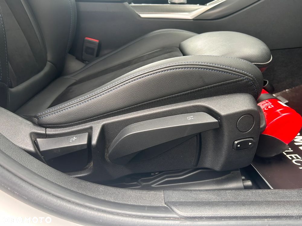 BMW Seria 3 318d MHEV M Sport - 17