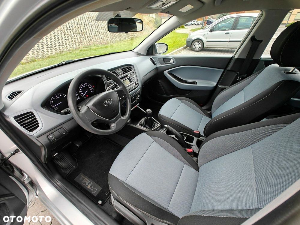 Hyundai i20 blue 1.2 Classic - 22