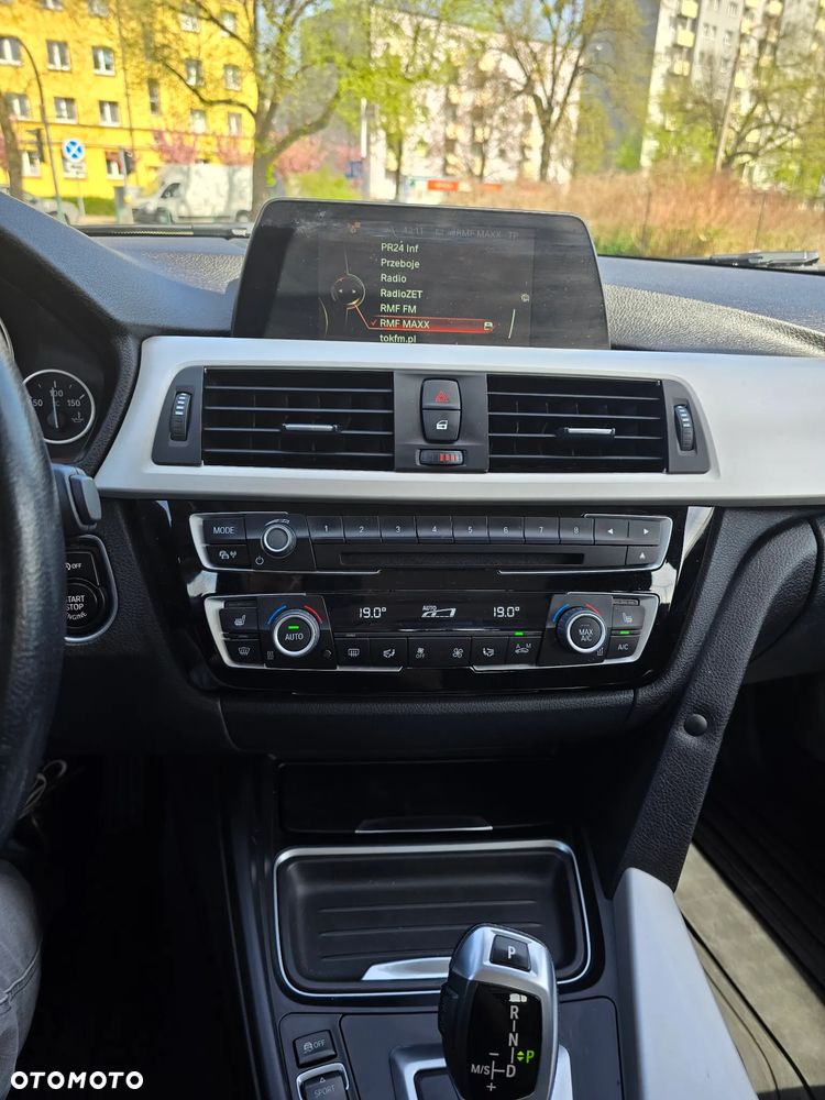 BMW Seria 3 320d - 4