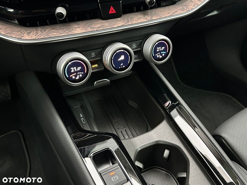 Skoda Superb 1.5 TSI L&K DSG - 20