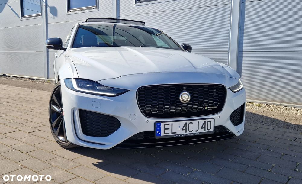 Jaguar XE 2.0 D200 mHEV R-Dynamic HSE - 1