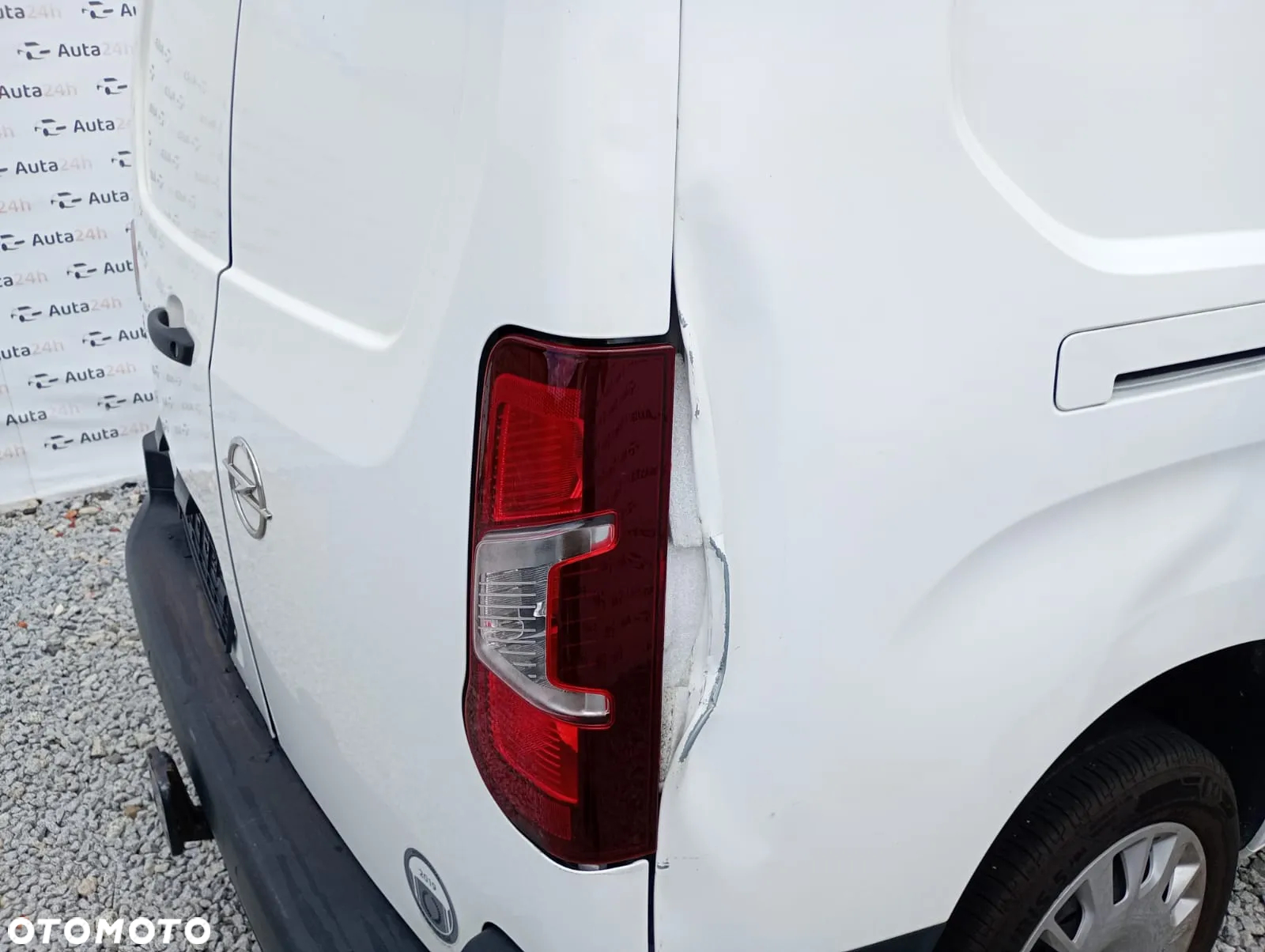 Opel COMBO - 17
