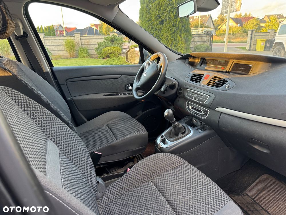 Renault Scenic - 8