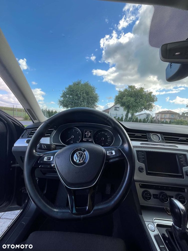 Volkswagen Passat 2.0 TDI (BlueMotion Technology) DSG Comfortline - 9
