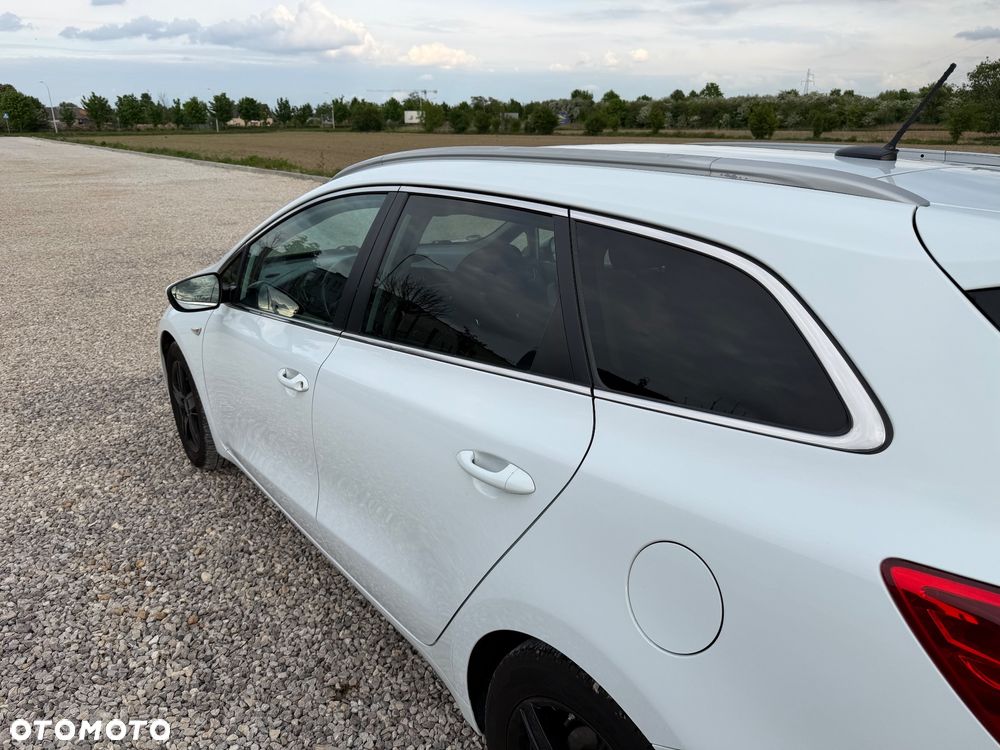 Kia Ceed - 13