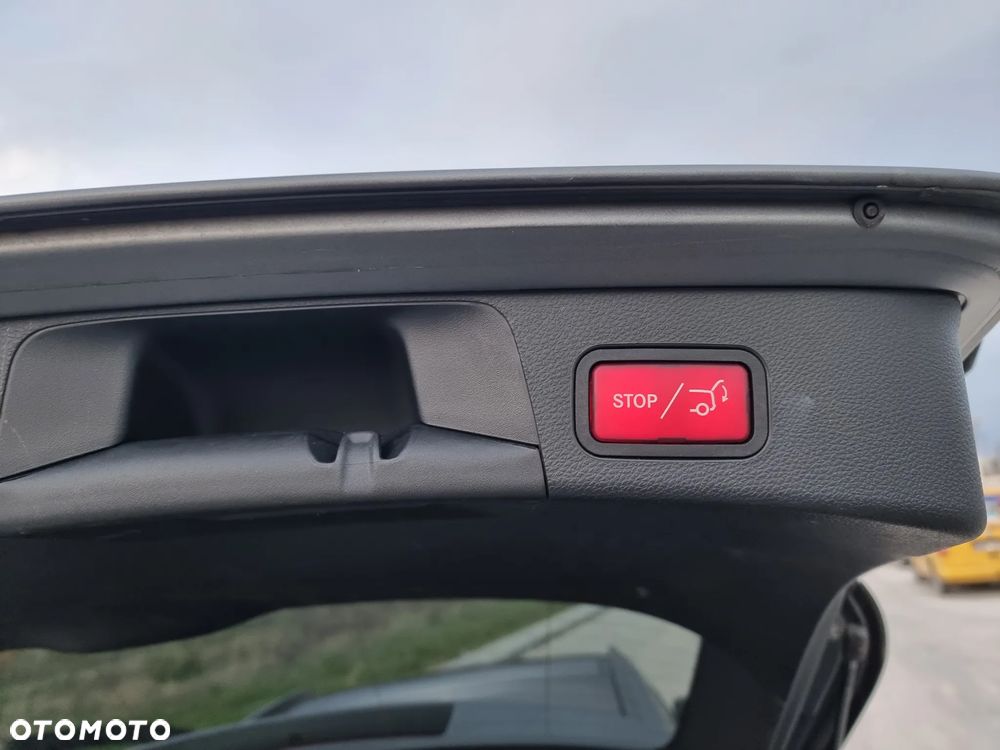 Mercedes-Benz Klasa C 200 d T 9G-TRONIC AMG Line - 23