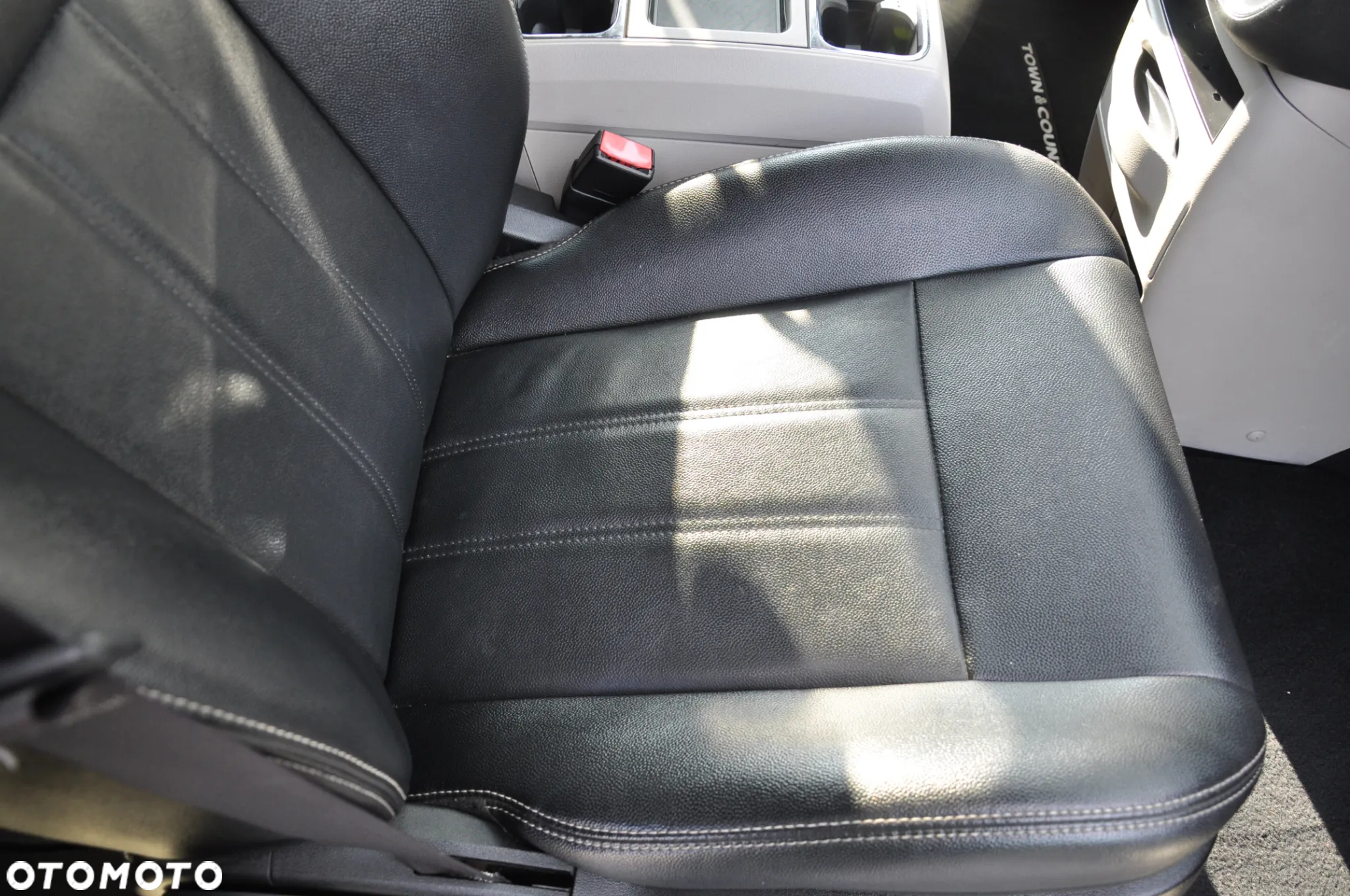 Chrysler Town & Country 3.6 Touring - 26