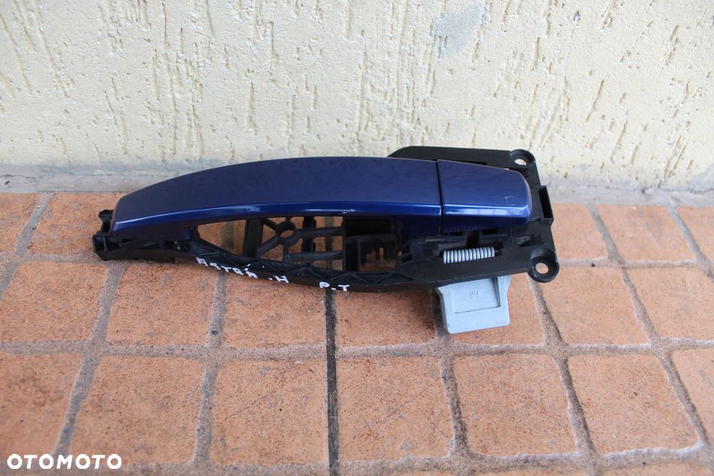 KLAMKA DRZWI PRAWY TYŁ Z21B OPEL ASTRA H 24463750 - 1