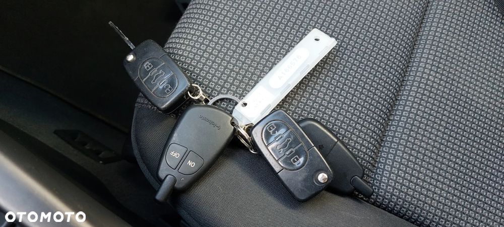 Audi A3 3-drzwiowe 1.6 Ambiente - 38